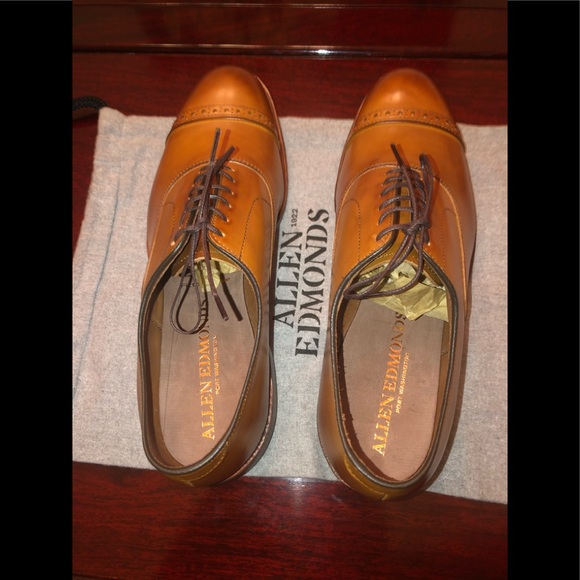 Allen Edmonds Fifth Avenue | Walnut Size 9D - Picture 3 of 6